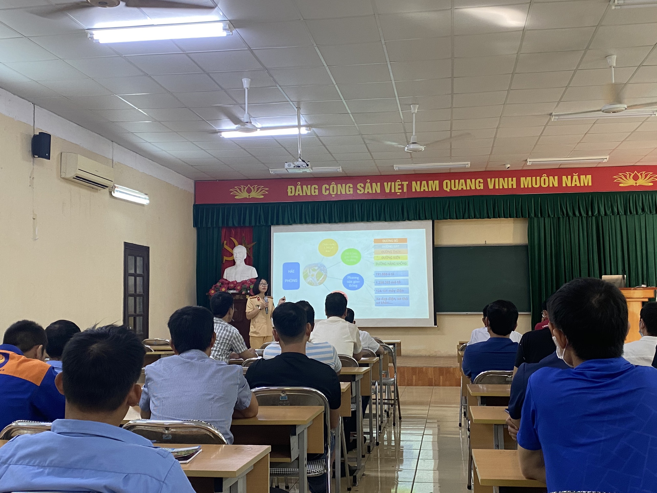 Tuyên truyền, phổ biến pháp luật về TTATGT cho lực lượng bảo vệ  cơ quan doanh nghiệp Hải Phòng